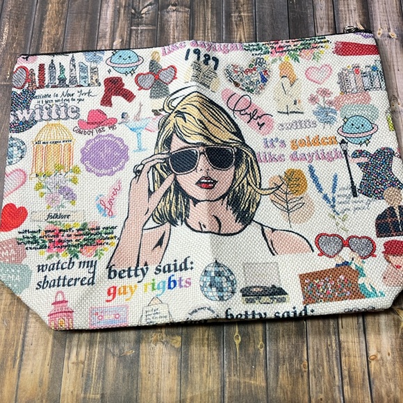 5for$10 Taylor Swift Music Albums Book Cosmetic Makeup Bag Travel Bag NWT - Picture 5 of 5